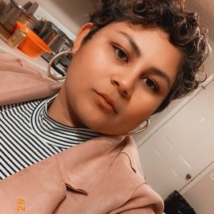 Meet your Posher, Edith